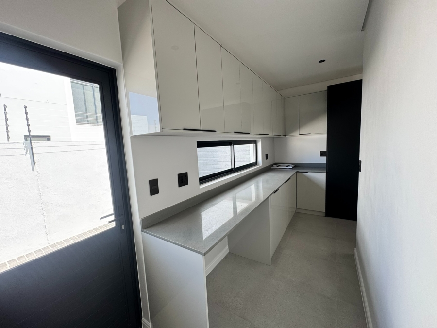 4 Bedroom Property for Sale in Sandown Western Cape